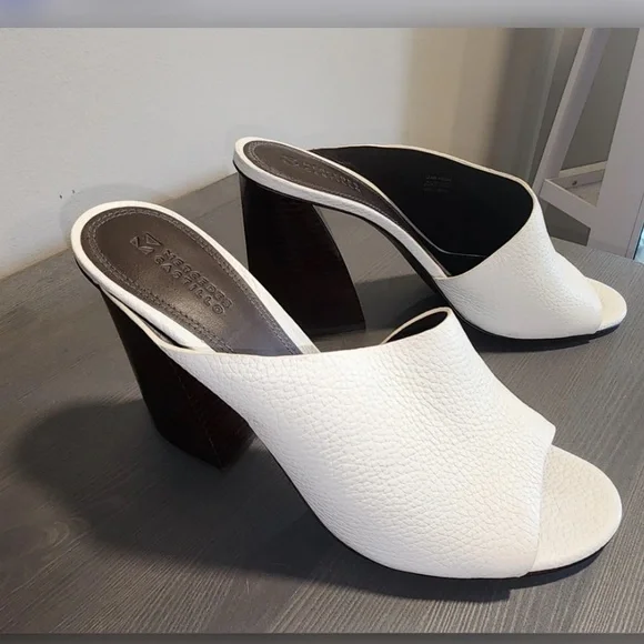 Mercedes Castillo white grained calf sandals - Picture 6 of 6